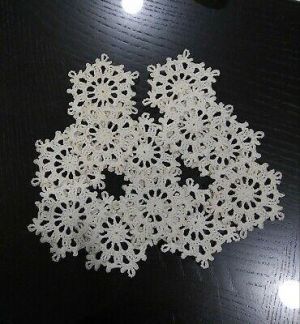 New Gift Holiday Christmas Handmade Crochet Ivory Snowflake Wall Décor Set